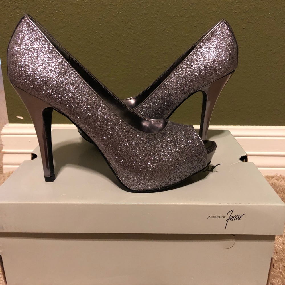 Gray/silver  sparkly heels